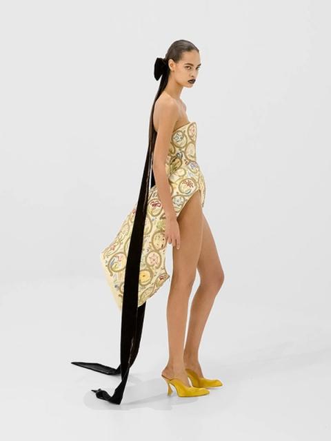 Коллекция Jean Paul Gaultier Couture осень-зима 2026/27 (112349-jean-paul-gaultier- couture-b.jpg) Коллекция Jean Paul Gaultier Couture осень-зима 2026/27 (112349-jean-paul-gaultier- couture-b.jpg)
